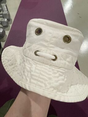 Vintage Tilley Endurables Cream Cotton Bucket Hat with Metal Eyelets